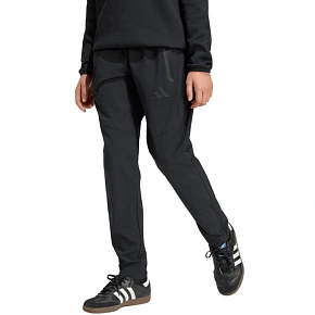 Adidas Tiro 26 Cestovné tkané nohavice pre deti Black JM5556 Adidas Tiro 26 Cestovné tkané nohavice pre deti Black JM5556