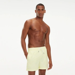 Pánske šortky UM0UM01080-701 žltá - Tommy Hilfiger