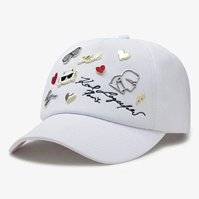 Čiapka Karl Lagerfeld Charms Pins Strapback, biela – L4WH7608 Čiapka Karl Lagerfeld Charms Pins Strapback, biela – L4WH7608