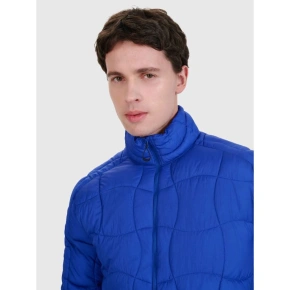 Pánska trekingová páperová bunda 4F 4FWSS25TDJAM527-36S s Primaloft Silver Pánska trekingová páperová bunda 4F 4FWSS25TDJAM527-36S s Primaloft Silver