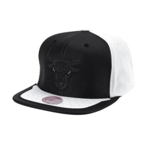 Mitchell & Ness NBA Chicago Bulls Day One Snapback Bulls Cap 6HSSMM19224-CBUWHBK Mitchell & Ness NBA Chicago Bulls Day One Snapback Bulls Cap 6HSSMM19224-CBUWHBK