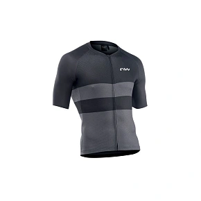 Cyklistické tričko NORTHWAVE Blade Air Jersey Short Sleeve – čierne/tmavošedé Cyklistické tričko NORTHWAVE Blade Air Jersey Short Sleeve – čierne/tmavošedé