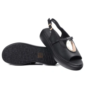 Dámske sandále na platforme GR51-603 Black - S.Barski