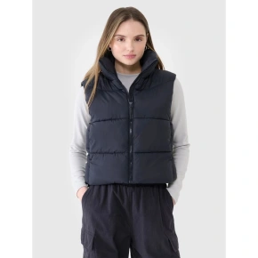 Dámske puzdro 4F 4FWSS25TVJAF182-20S s krátkym rukávom a syntetickou výplňou Dámske puzdro 4F 4FWSS25TVJAF182-20S s krátkym rukávom a syntetickou výplňou